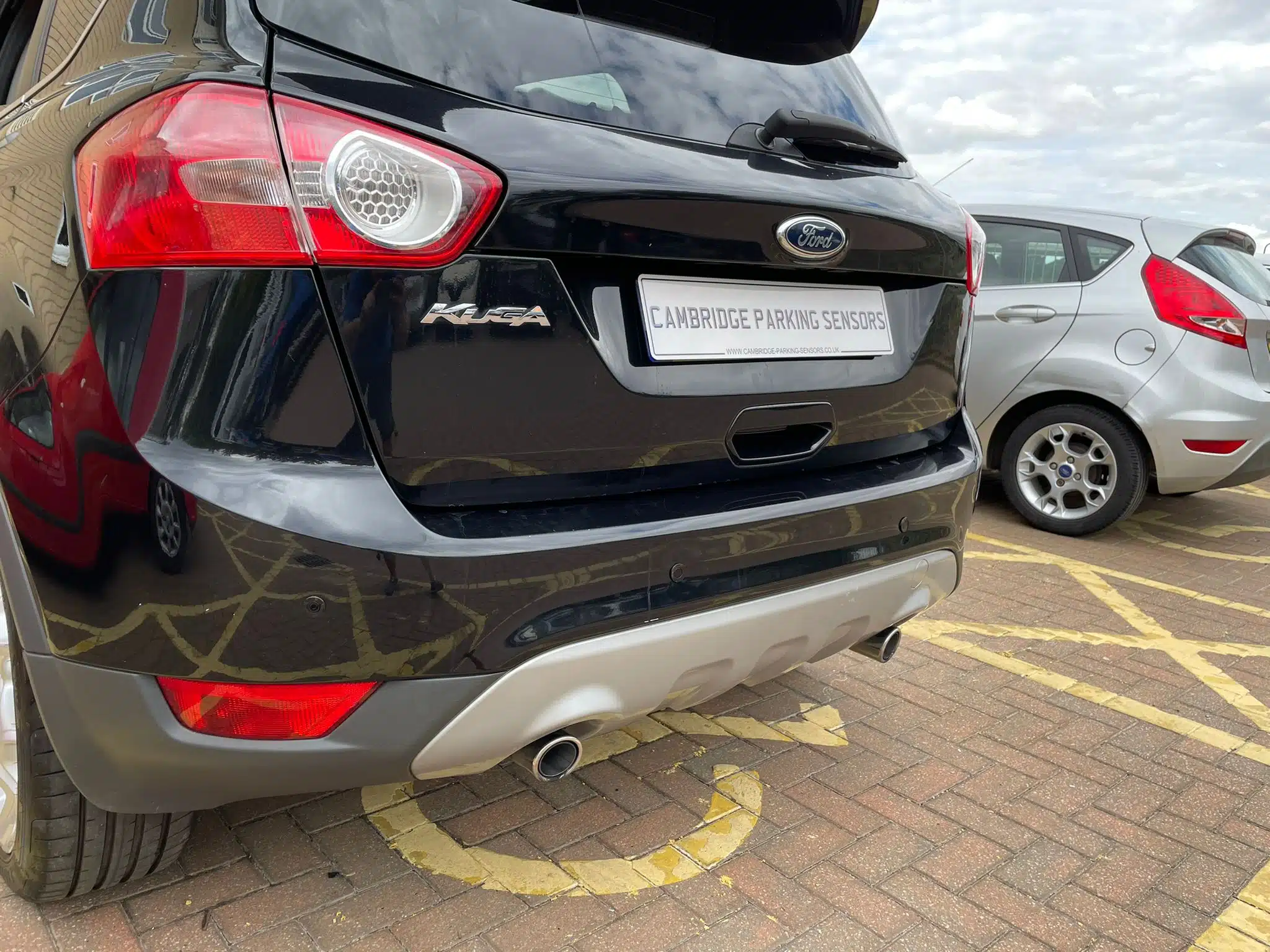 Ford Kuga - front and rear parking sensors