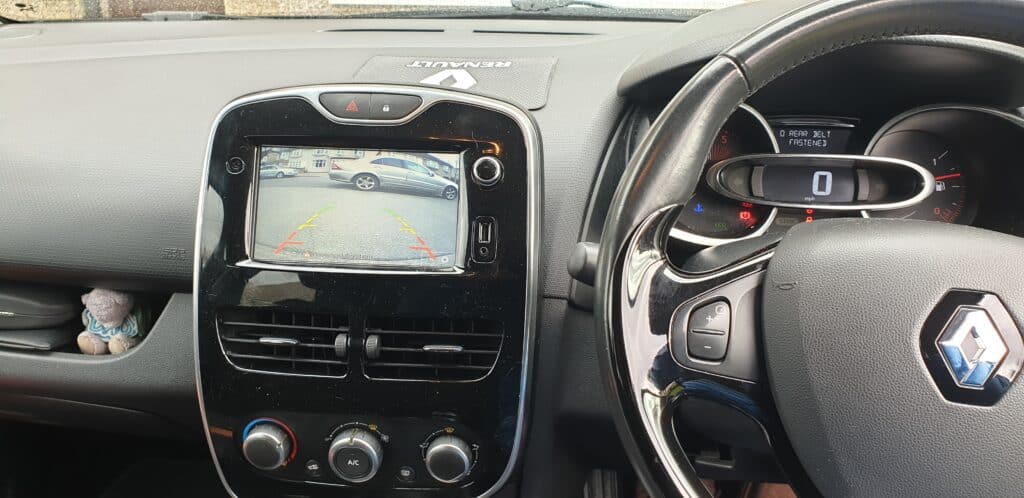 renault clio reverse camera